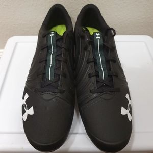 New never used men size 11 Under Armour nitro football cleats. Black/dark green